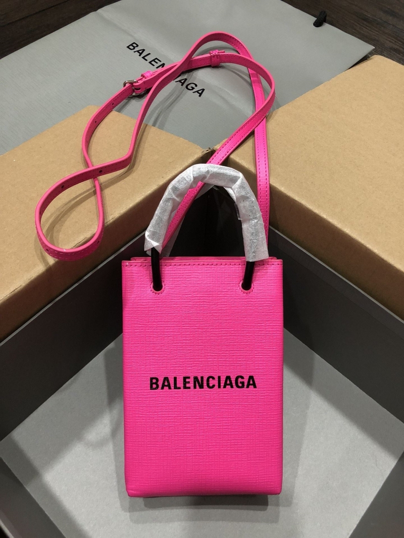 Ba1en*iaga shopping bags